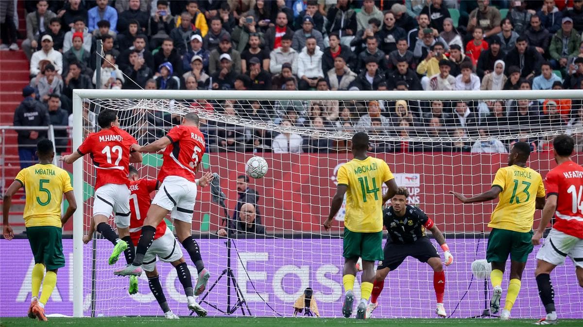 "espn" عن لاعب جنوب إفريقيا: الفائز الوحيد أمام مصر.. سيطر على محمد صلاح وأثبت خطأ مدربه